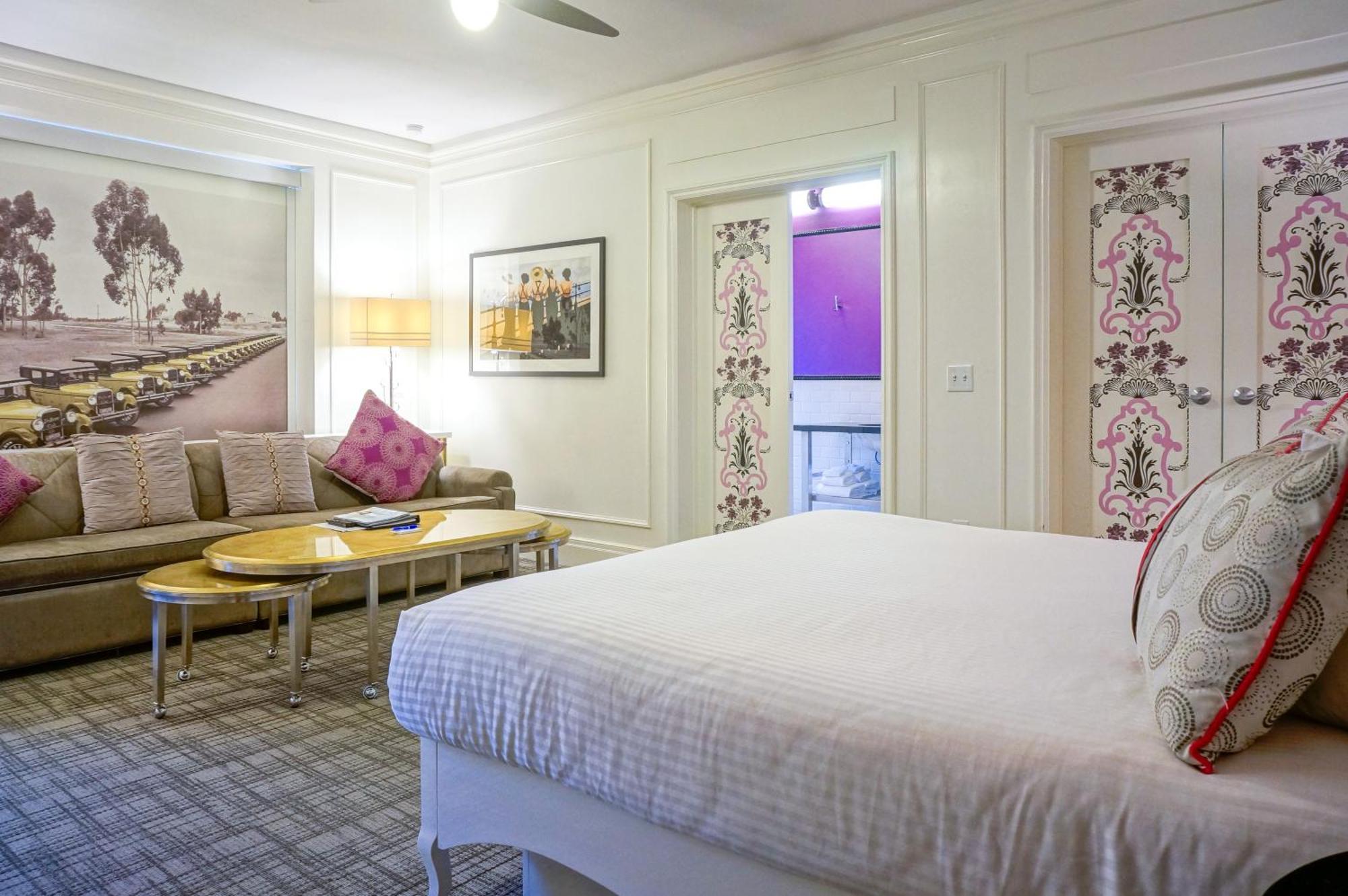 Inn At The Park San Diego Room photo