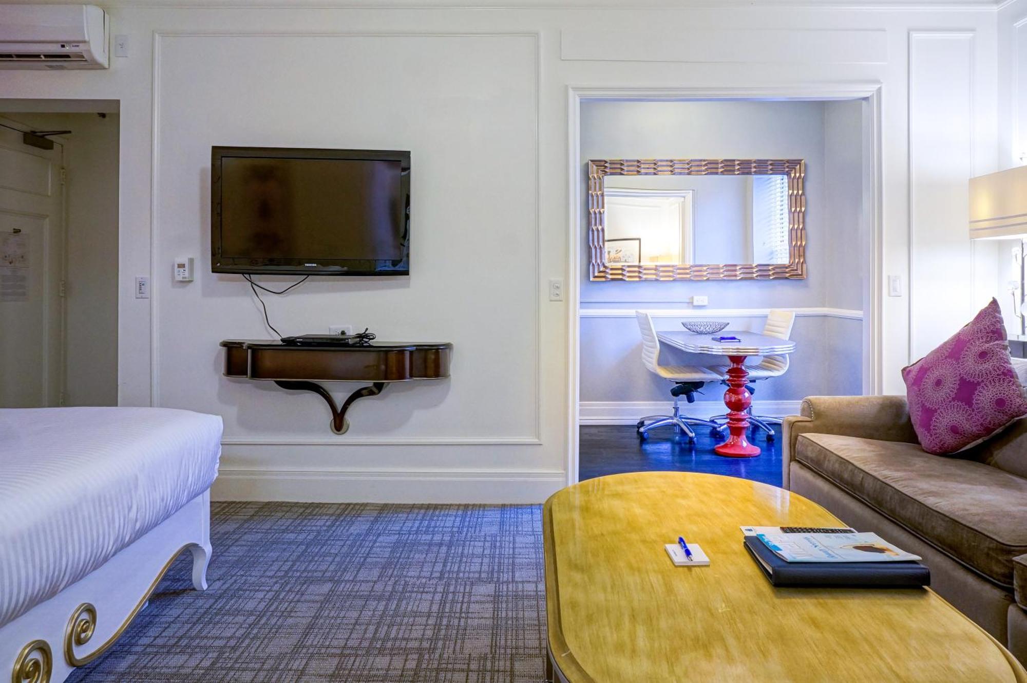 Inn At The Park San Diego Room photo
