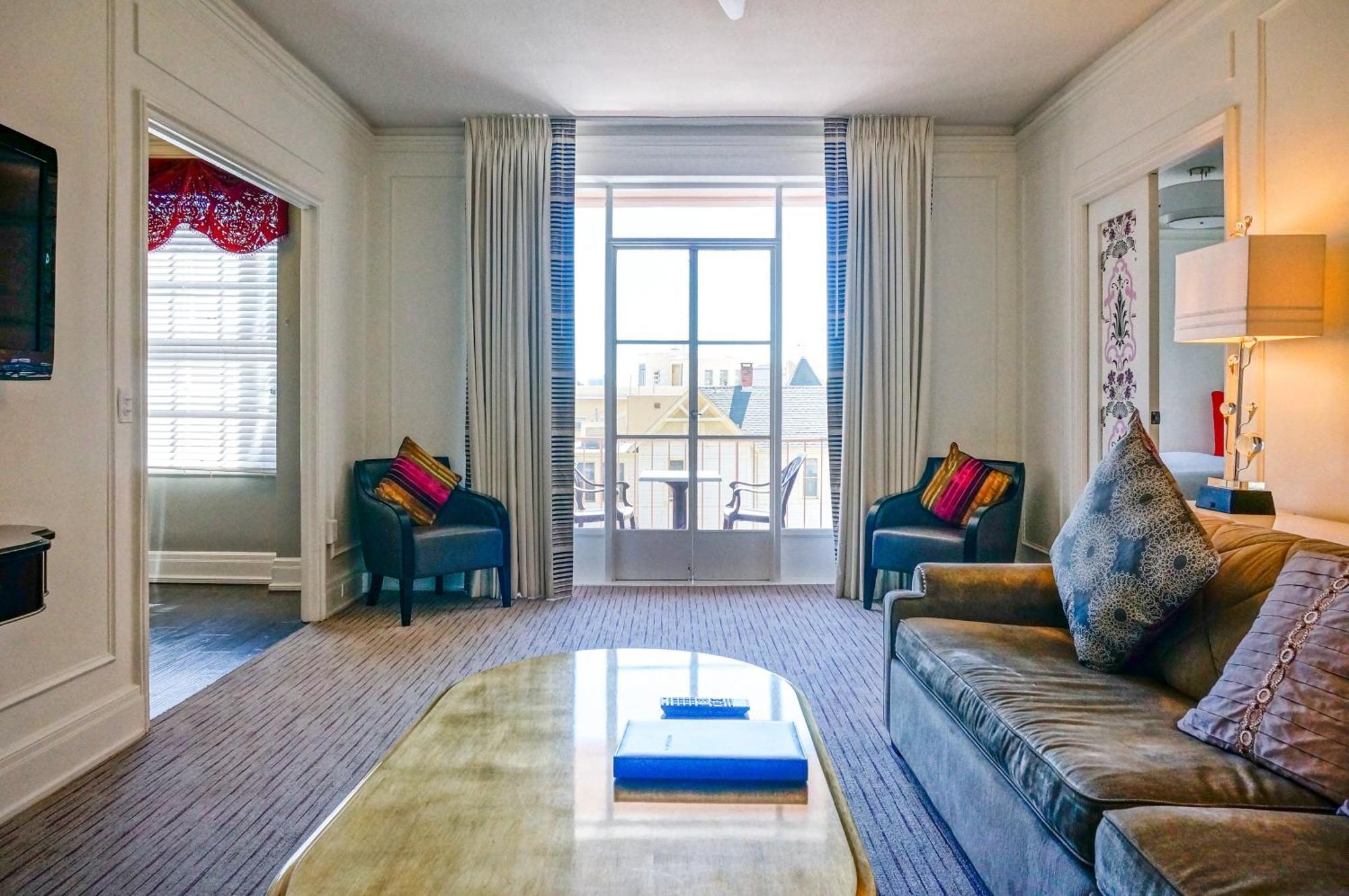 Inn At The Park San Diego Room photo
