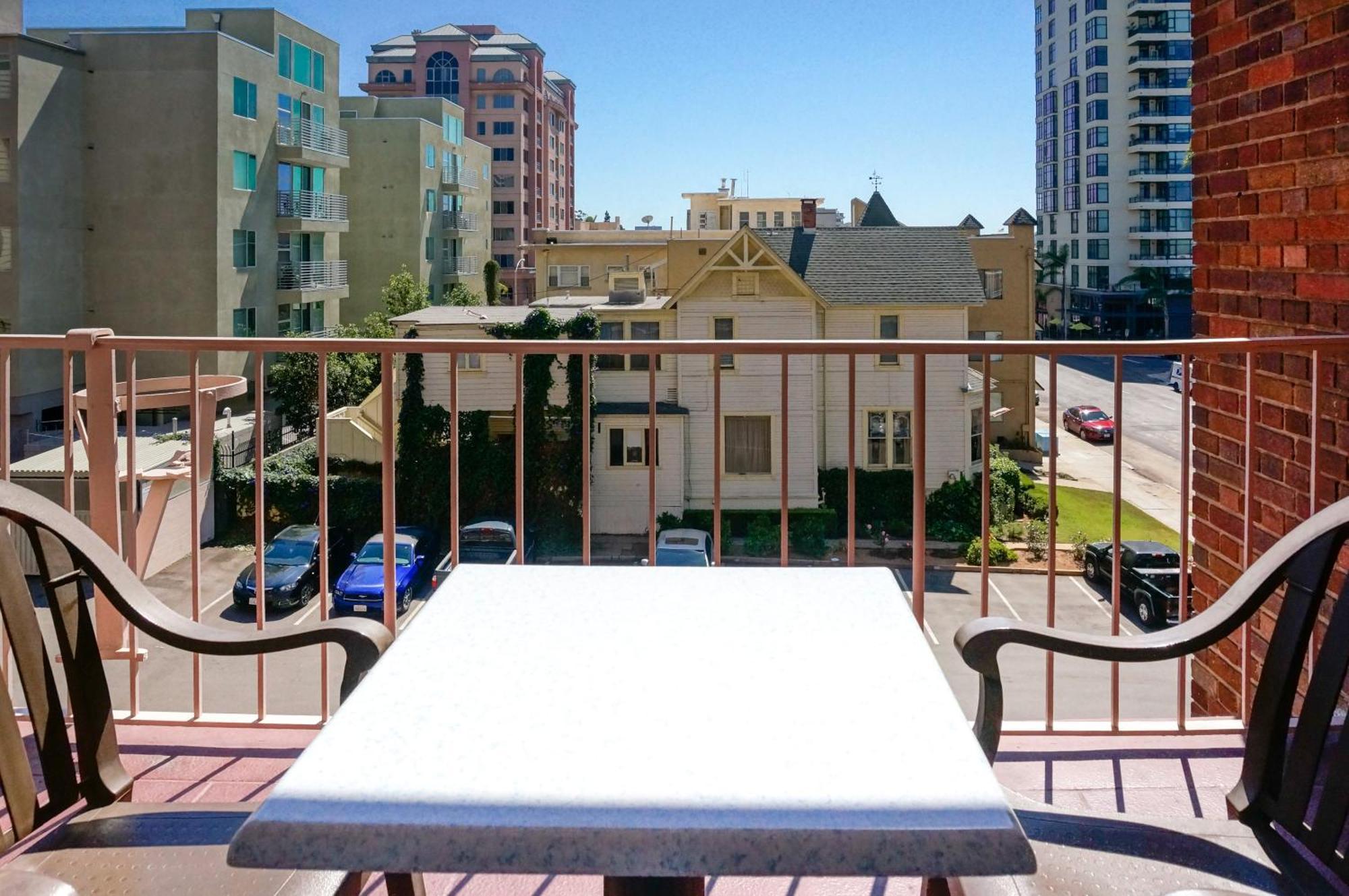 Inn At The Park San Diego Room photo