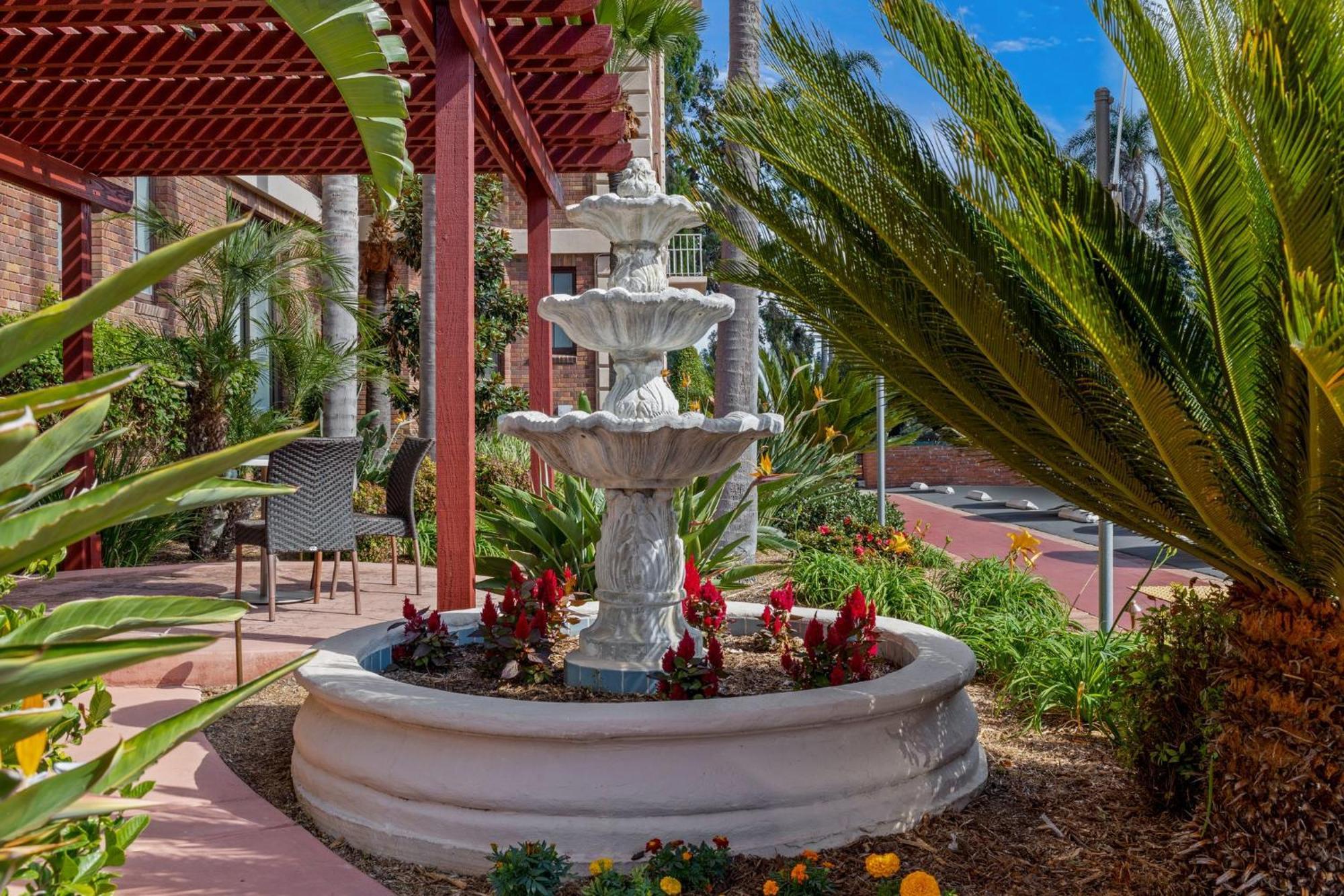 Inn At The Park San Diego Exterior photo